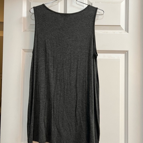 GRAY SLEEVELESS TANK TOP TUNIC - Picture 2 of 4